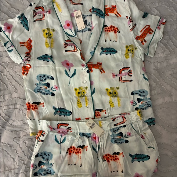 By Anthropologie Silky Patterned Pyjama Top & Bottom Set Cute Animal Print M NWT - Picture 4 of 10